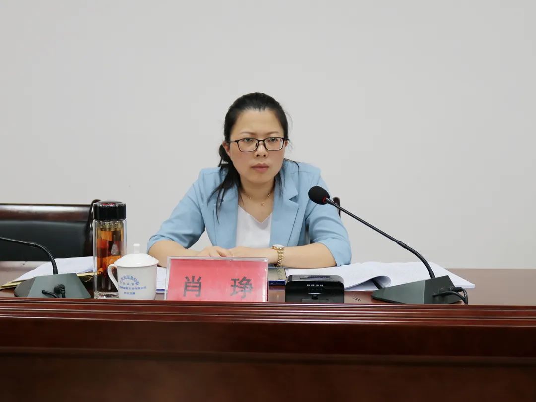 安远县纪委召开理论学习中心组5月份专题学习扩大会传达学习全省纪检